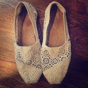 Ivory Lace Toms Flats